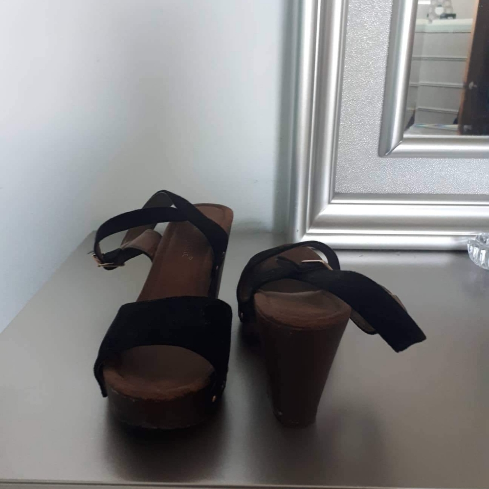 SUMMER Sale Sea Breeze shoes size 10